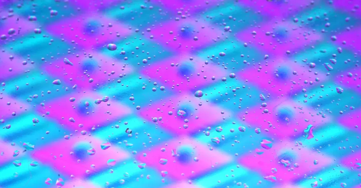 pembe fonda parlak oyuncak ayı